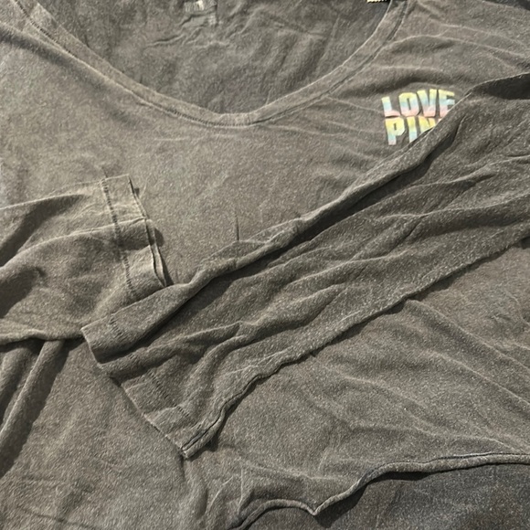 PINK Victoria's Secret Grey Longsleeve V-Neck Crop Top - Picture 5 of 8